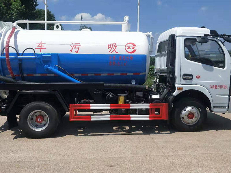 5.1方東風多利卡吸污車