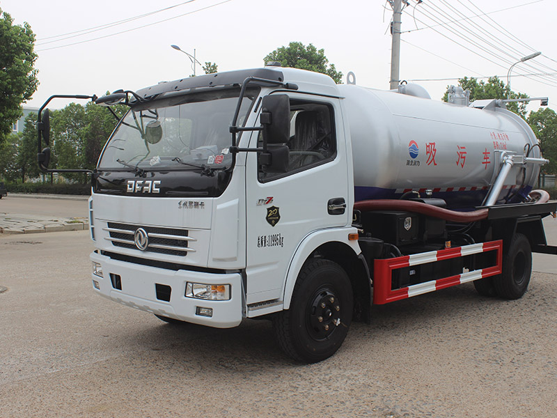 東風(fēng)多利卡8方吸污車