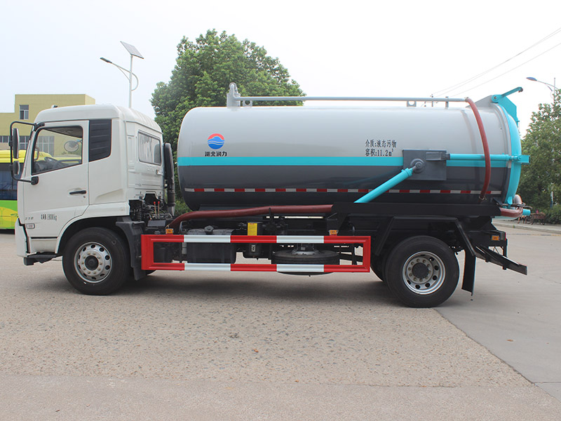 東風(fēng)天錦12方吸污車