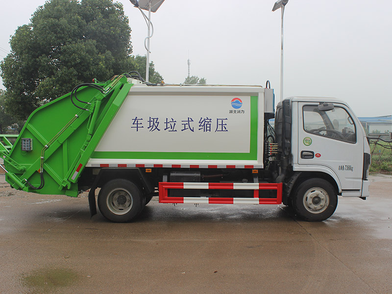 東風(fēng)多利卡6方壓縮垃圾車(chē)
