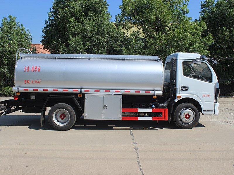 東風(fēng)多利卡8立方SCS5120GPGEQ6普通液體運輸車