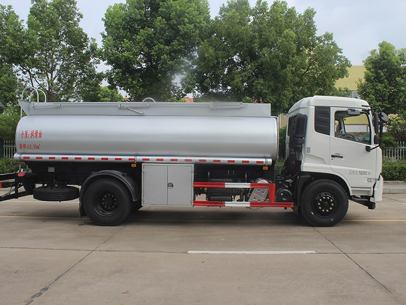 東風(fēng)天錦12.35立方SCS5181GPGDFH6普通液體運(yùn)輸車