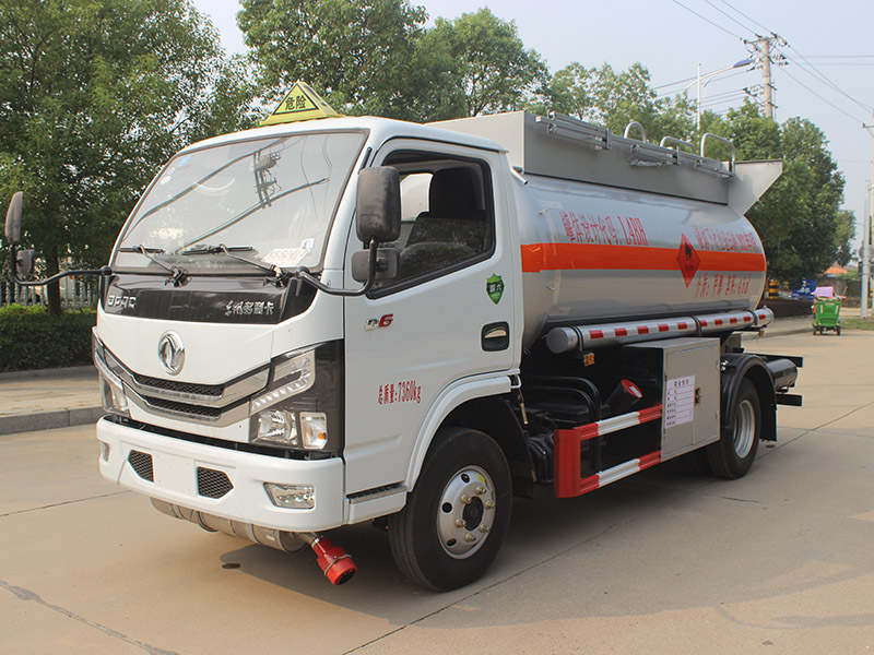 東風(fēng)多利卡4.6立方SCS5070GRYEQ6易燃液體罐式運輸車