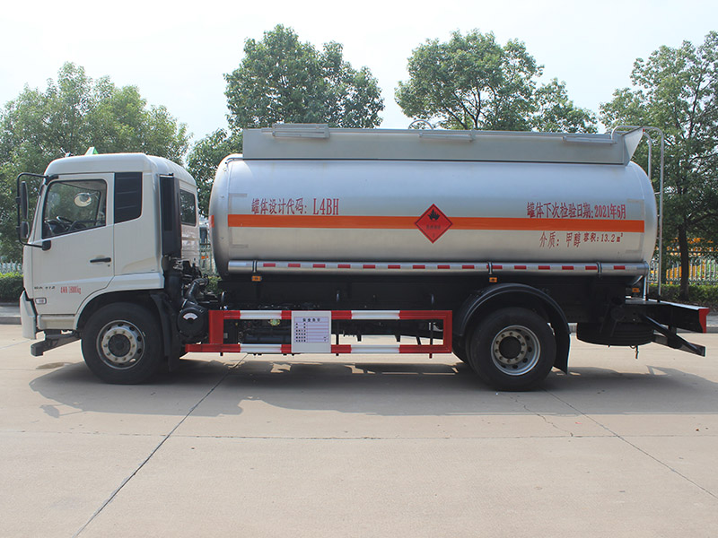 東風(fēng)天錦13.2立方SCS5181GRYDFH6易燃液體罐式運輸車