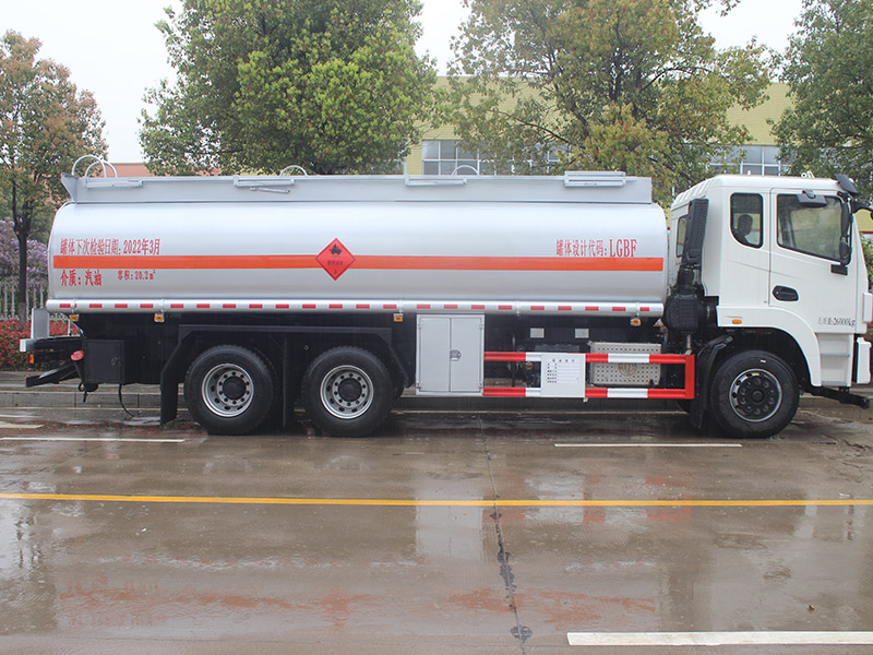 東風(fēng)隨專20.2立方SCS5260GYYEQ6運油車