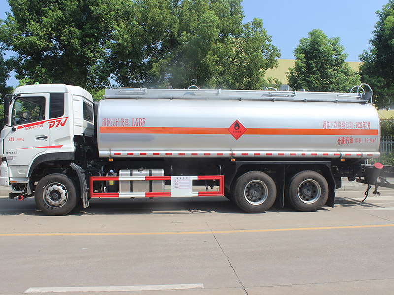 東風專底20立方SCS5263GYYDFV6運油車