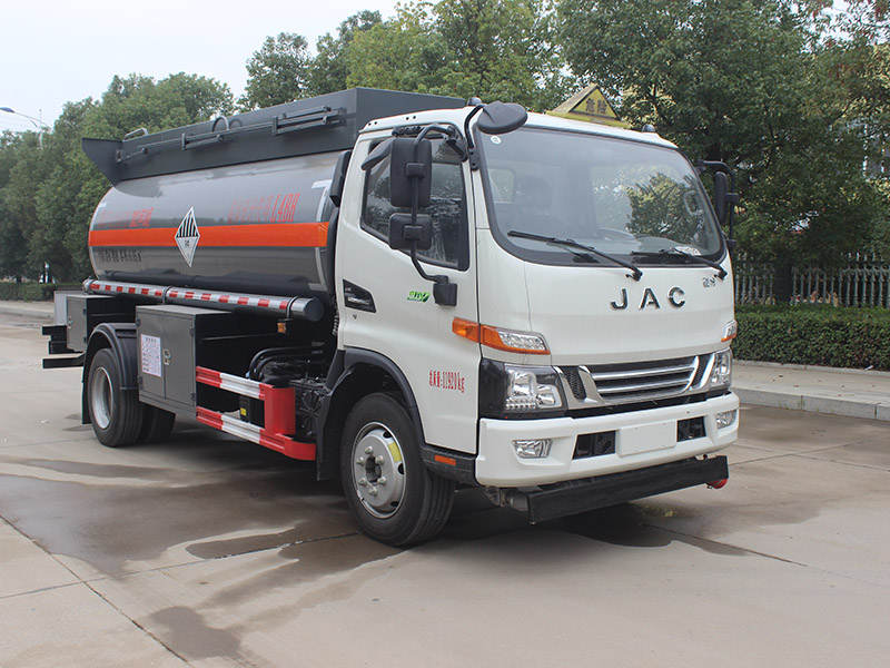 江淮駿鈴6.85立方SCS5120GZWHFC6雜項(xiàng)危險(xiǎn)物品罐式運(yùn)輸車